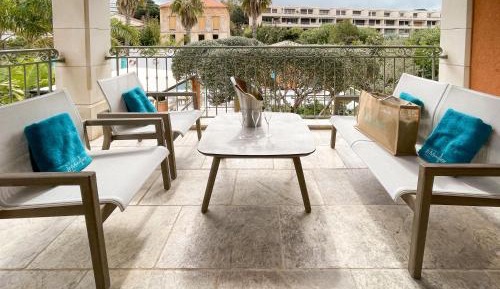 Suite with Terrace with Swimming Pool view