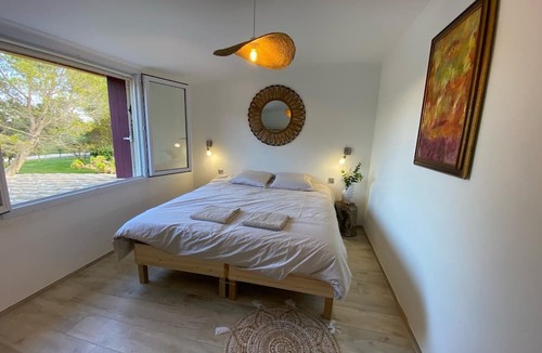Redessan House | Le Clos des Grenadiers-House-Family-Ensuite with Bath-Garden view