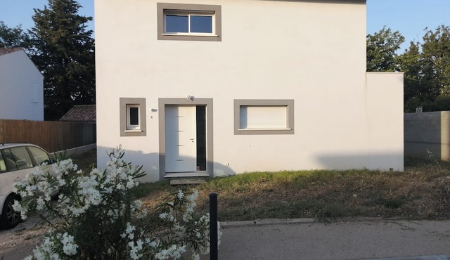 Villa ideally located between town, beaches and countryside